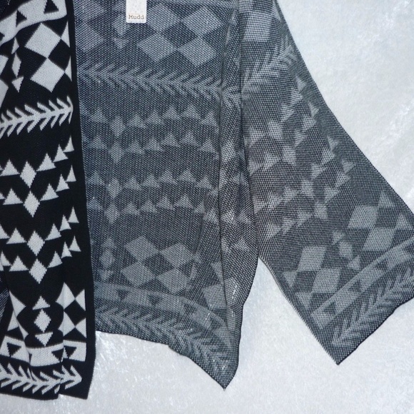 women's Sweater Vest Mudd Pyramid Geometric Topper Open Front NEW - Picture 3 of 3